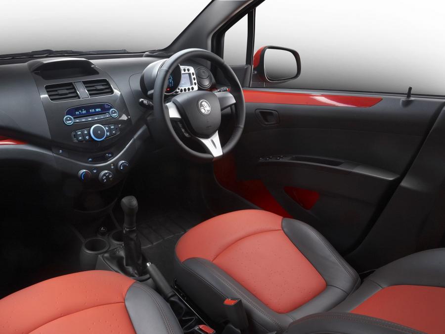 Holden Barina Spark 2010 года  (фото 4 из 40)